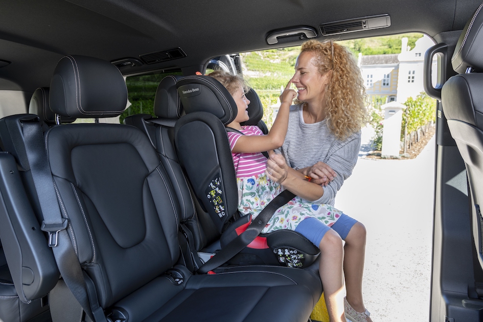 Mercedes EQV rear seats with child seat